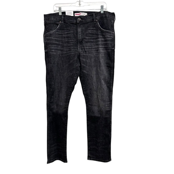 Wrangler Regular Fit Jeans Men's Size 36x30 Black Denim Regular Seat Thigh NWT - Picture 1 of 5